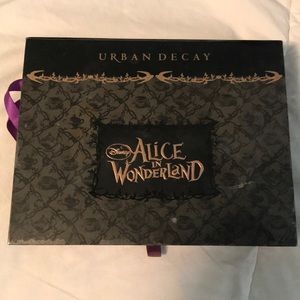 Rare Urban Decay Alice in Wonderland Palette